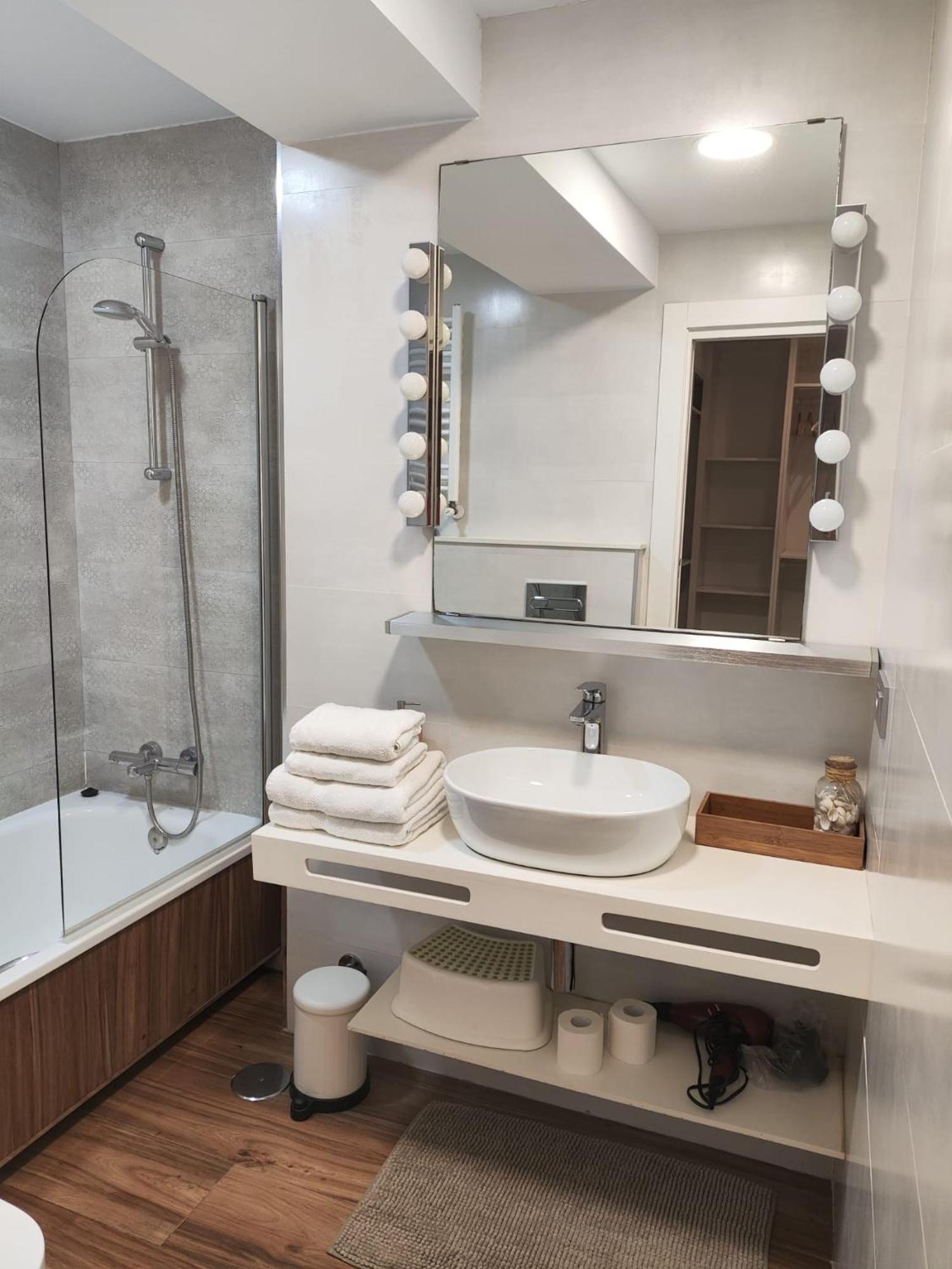 Apartamento A 100Metros De La Playa De San Lorenzo Gijon Luaran gambar